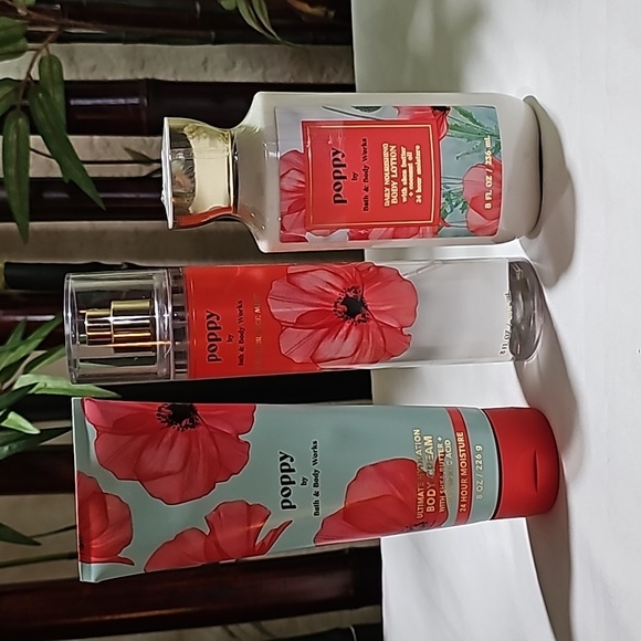 Bath & Body Works Other - BATH & BODY WORKS POPPY SET